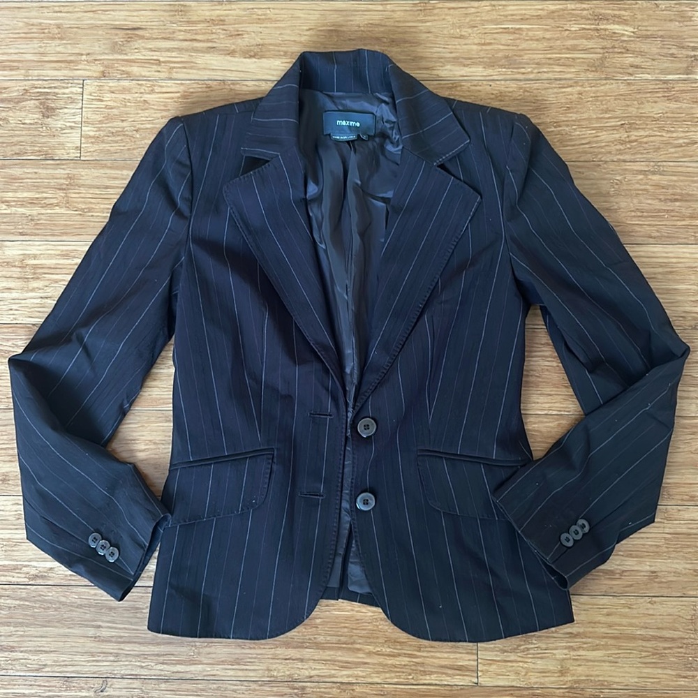 Vintage Maxine Dark Brown Pinstripe Size 6 Blazer